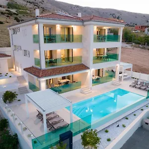  Apartment Apartvilla Pag